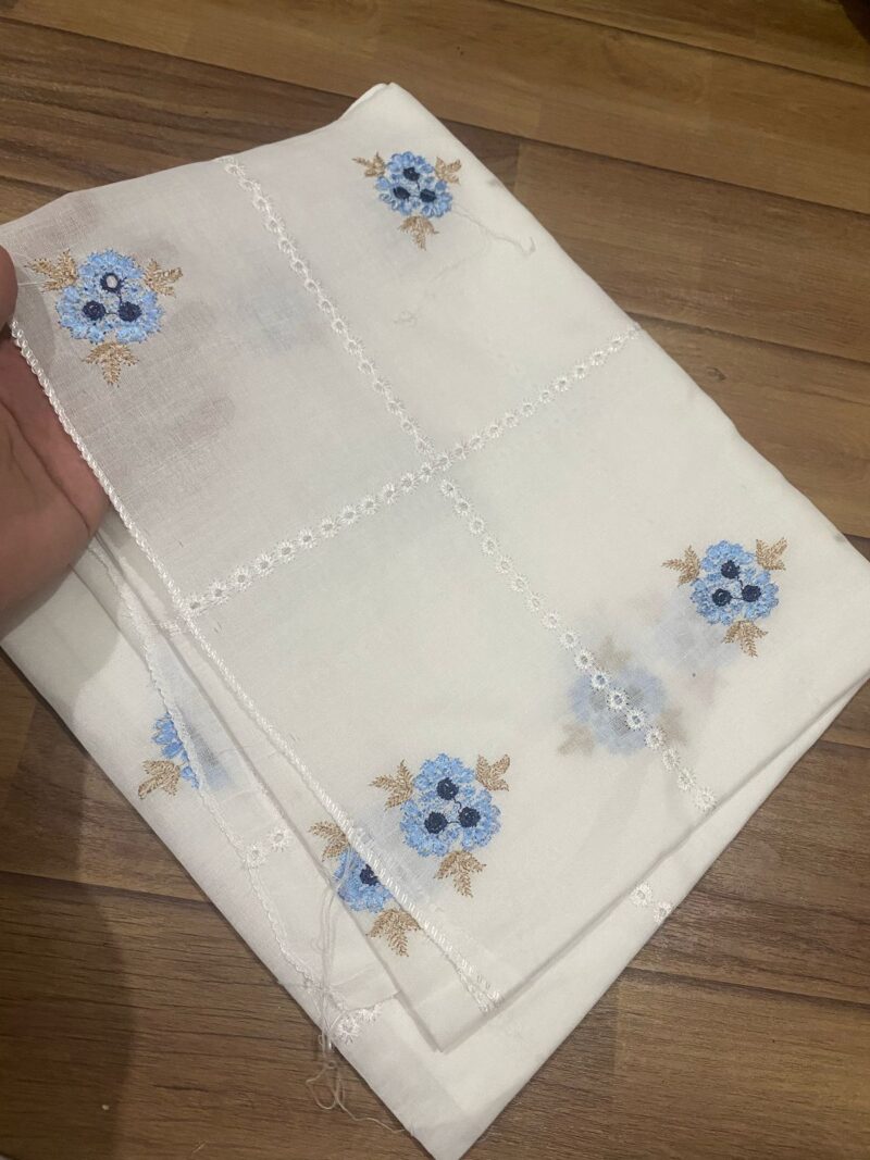 BOOTI EMBROIDERED LAWN CHADAR!