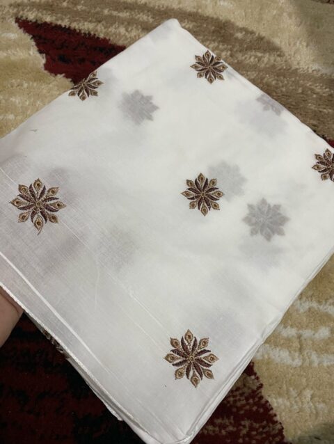 BOOTI EMBROIDERED LAWN CHADAR!