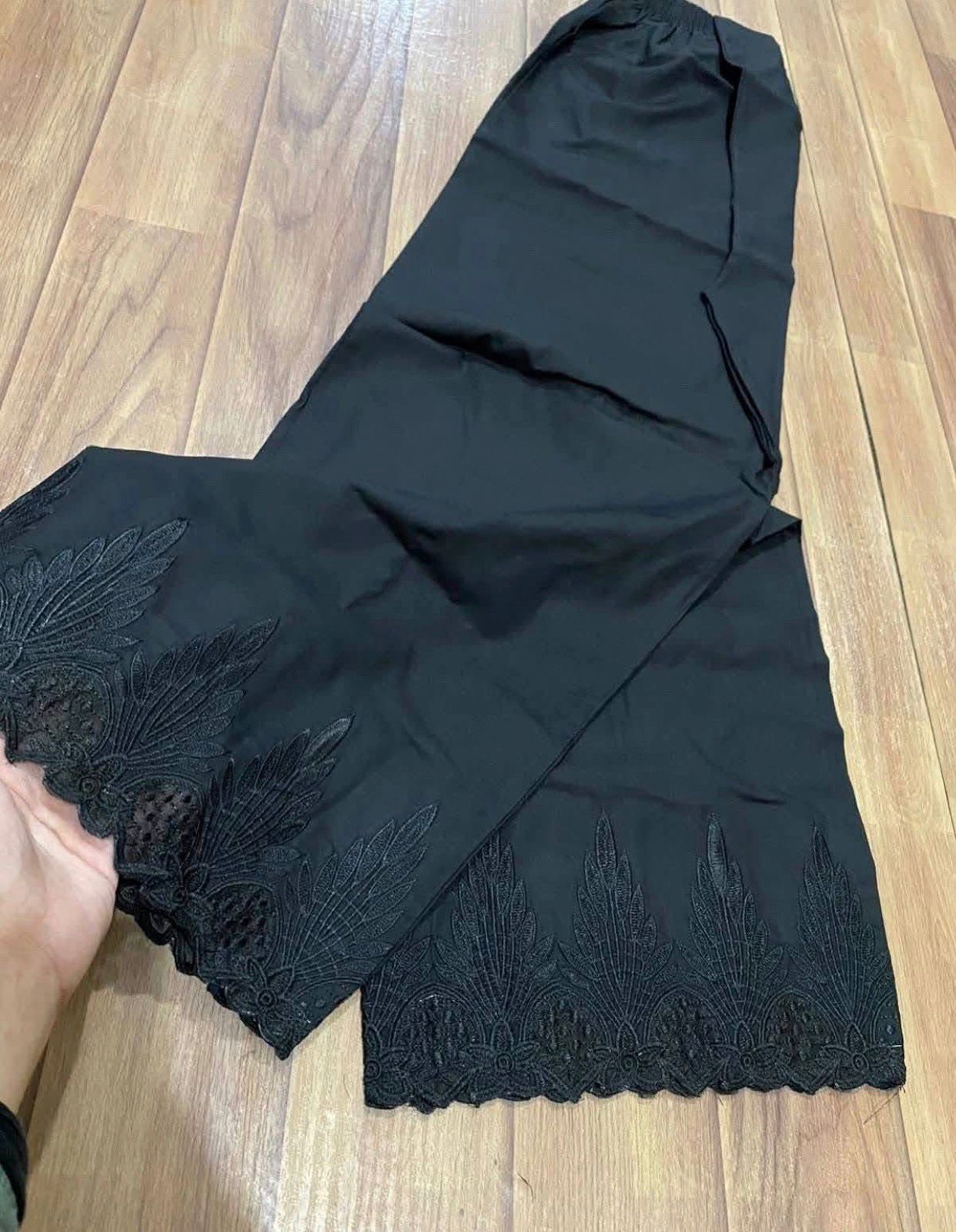 Chikankari Embroidered Culottes – Scalloped Lace Hem