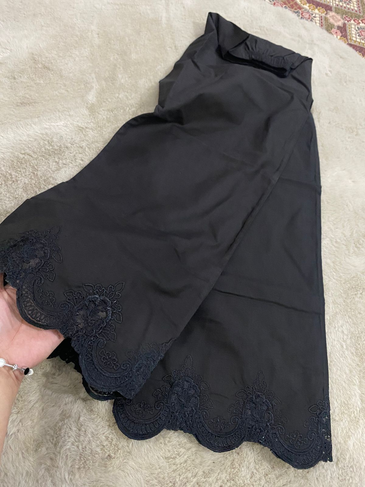 Chikankari Embroidered Culottes – Scalloped Lace Hem