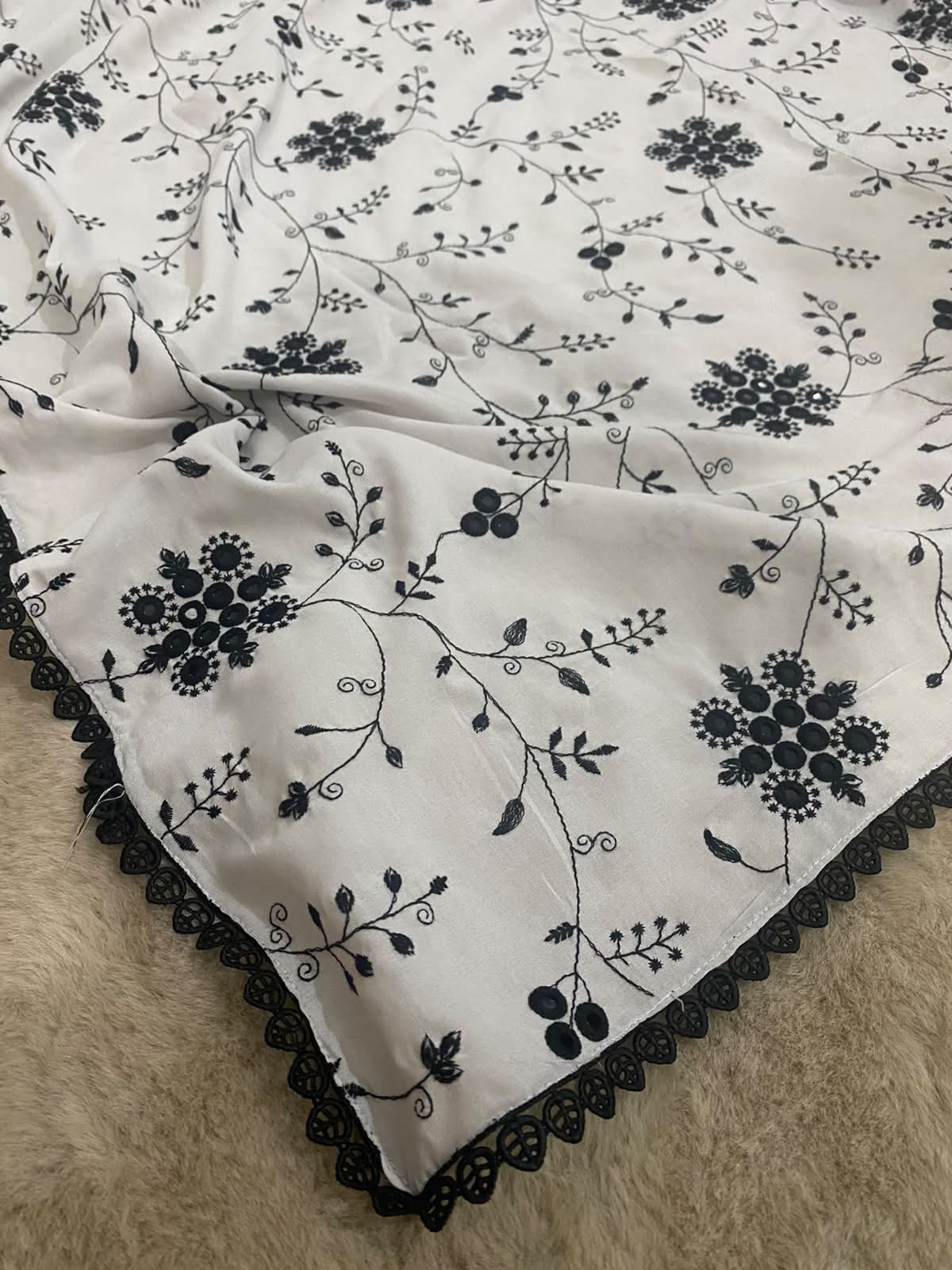 Lawn Laced Kashmiri Embroidered Chadar