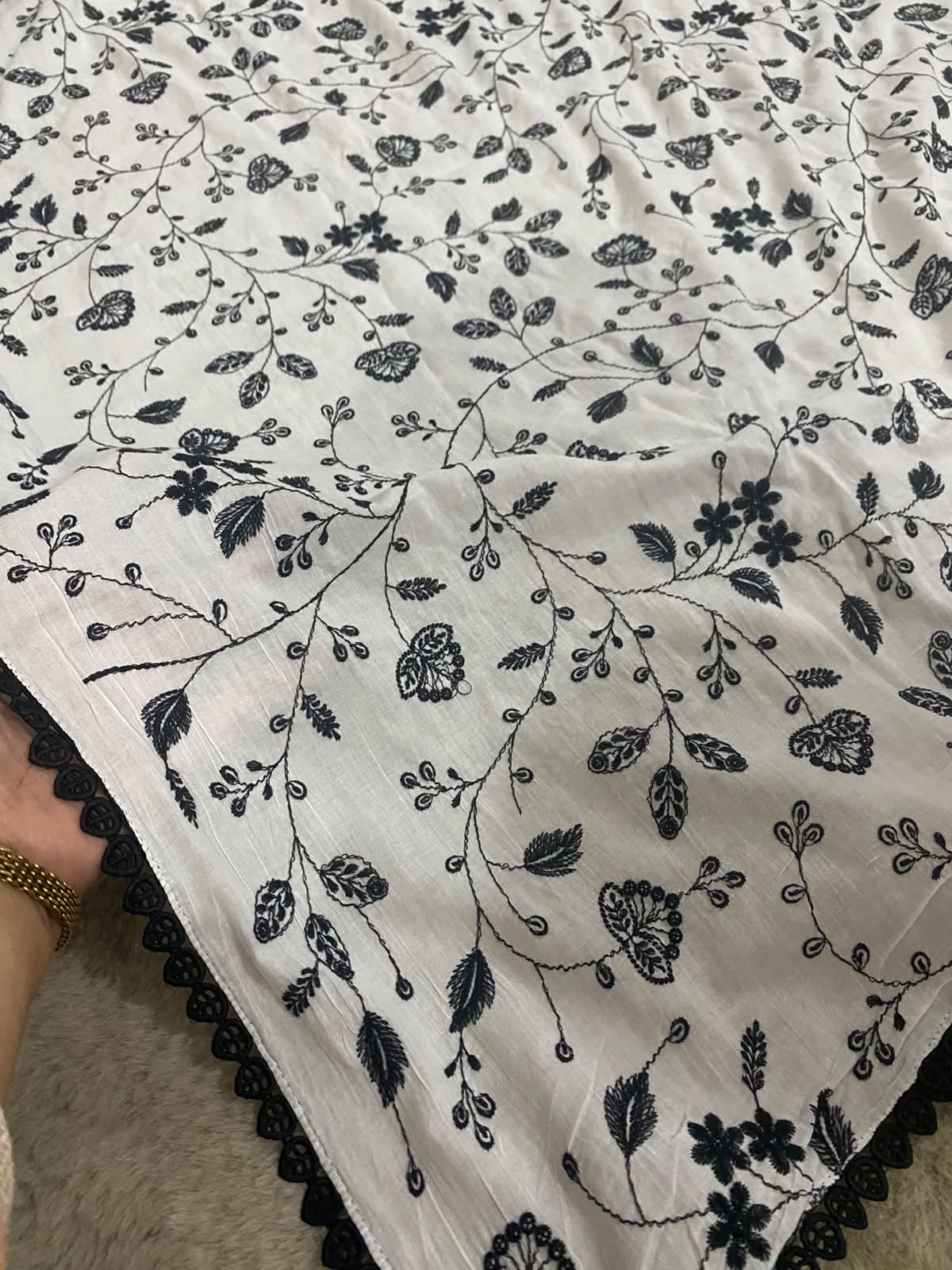 Lawn Laced Kashmiri Embroidered Chadar