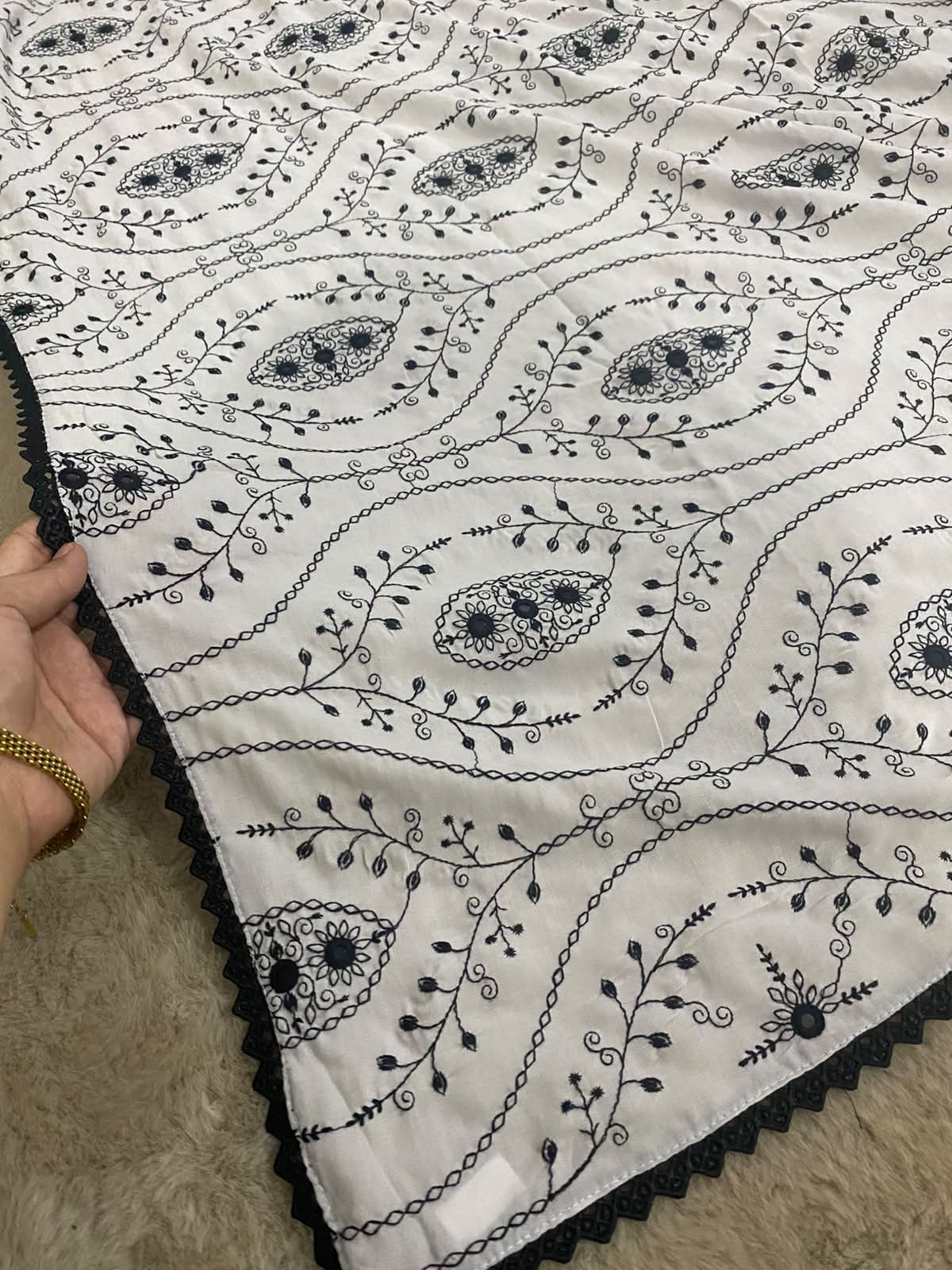 Lawn Laced Kashmiri Embroidered Chadar