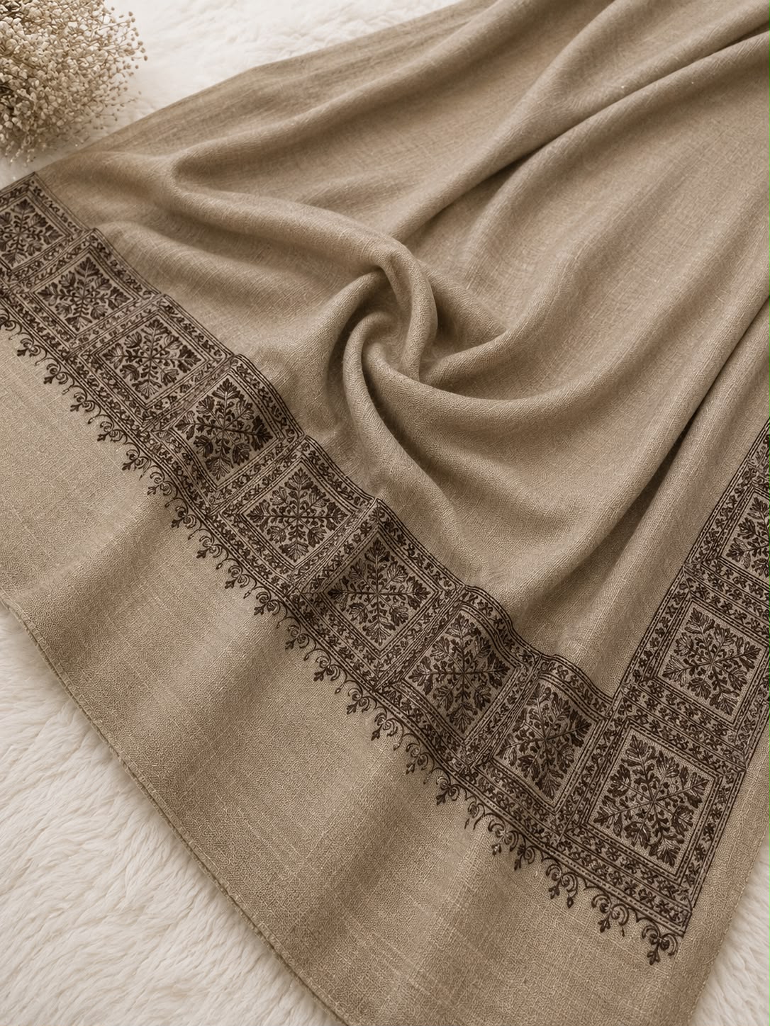 Kashmiri Heavy Embroidered Dordaar Palla Pashmina Shawl