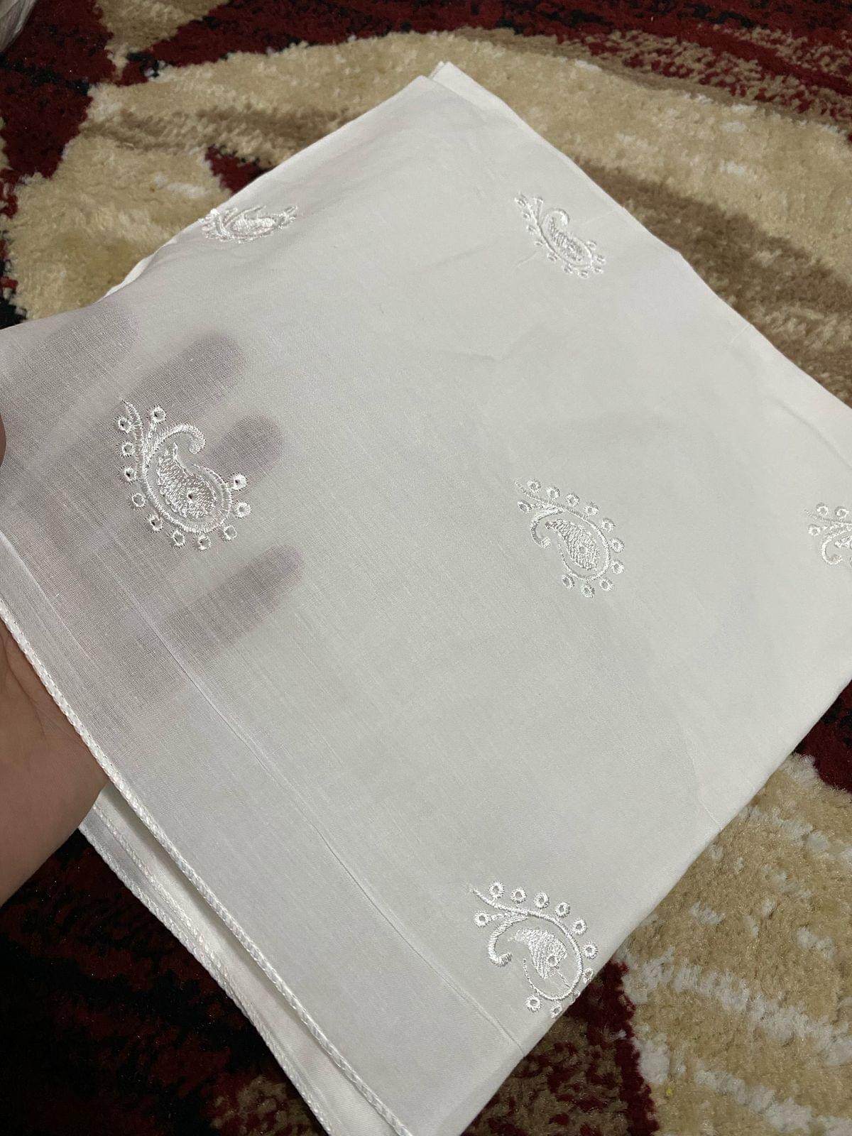 BOOTI EMBROIDERED LAWN CHADAR!