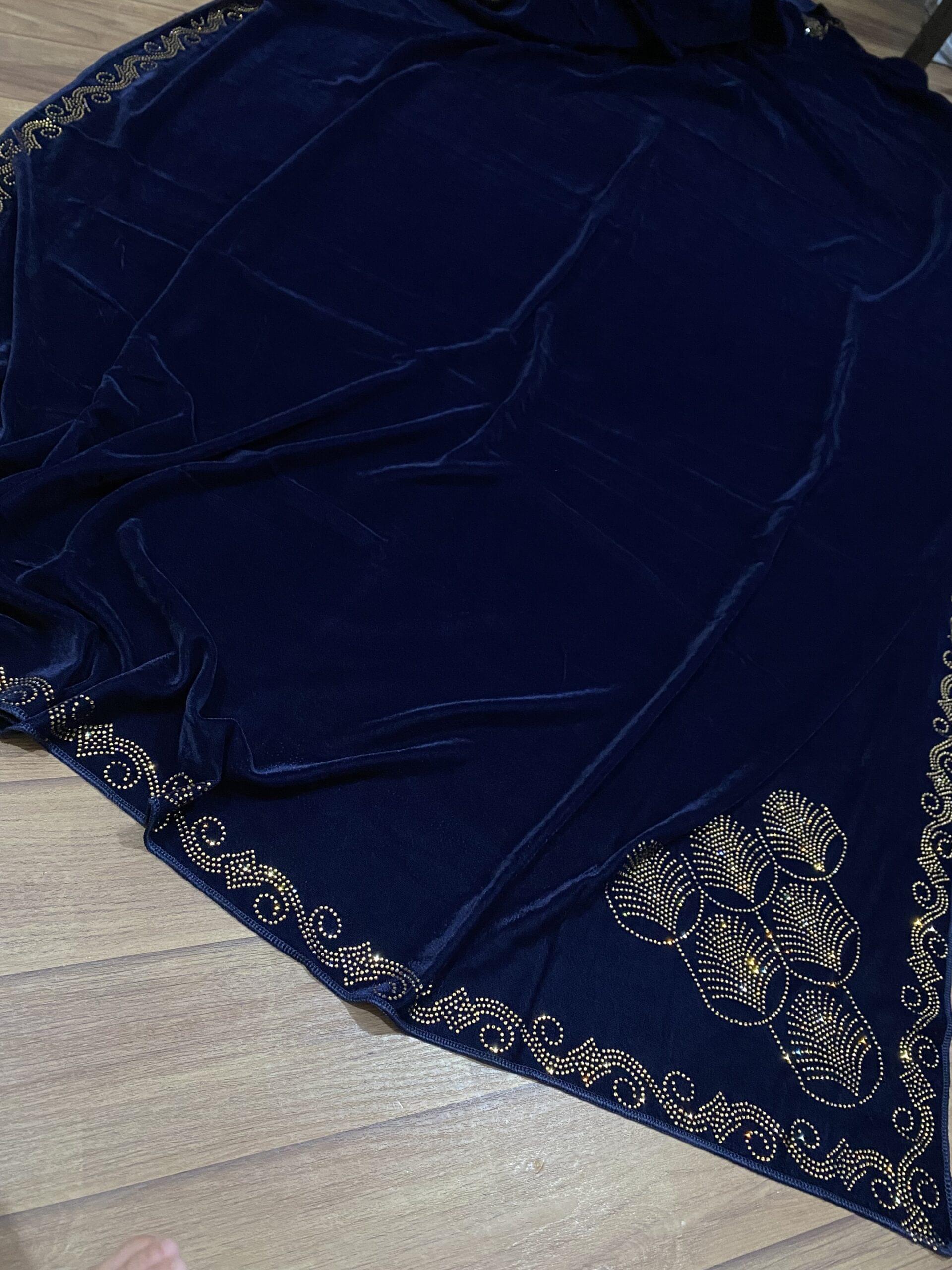Velvet stonework shawl