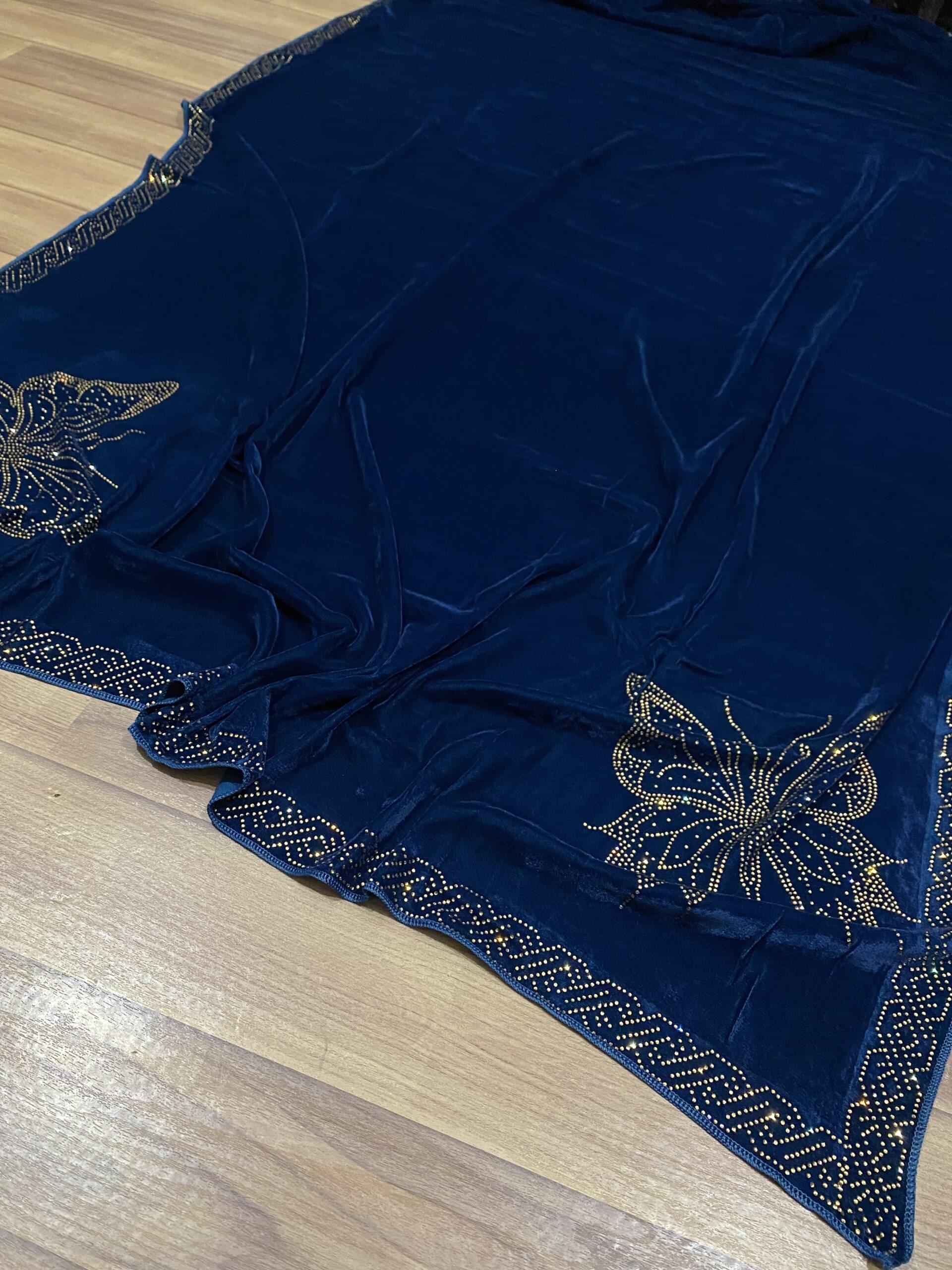 Velvet stonework shawl