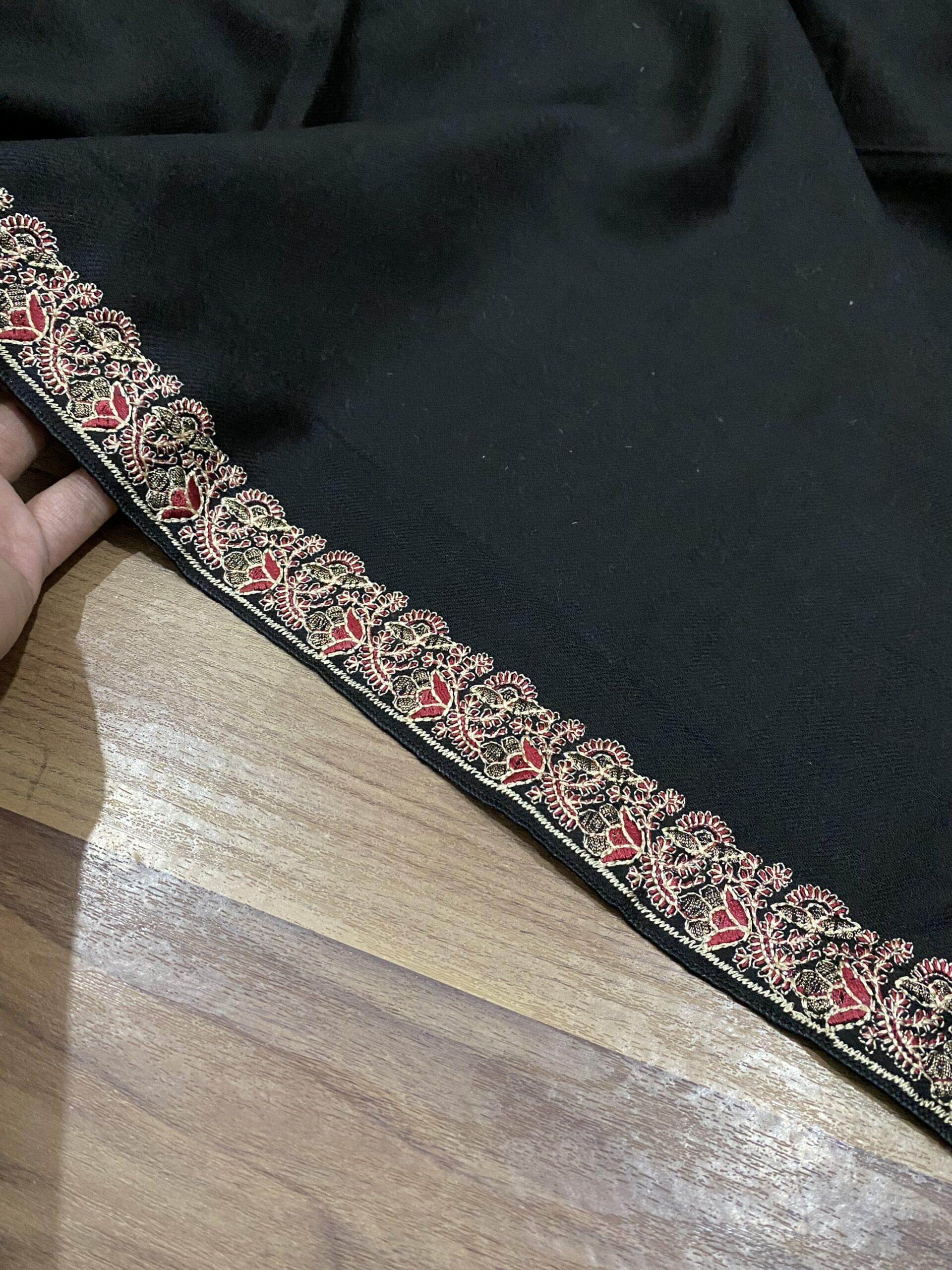 Embroidered headborder pashmina shawl
